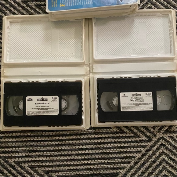 ELMOPALOOZA!!! Vintage VHS Lot of 4 Tapes Elmo Sesame Street and Winnie  Pooh - Picture 10 of 10